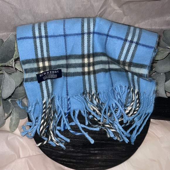 *MINT* Burberry London 100% Cashmere Scarf Made in England Blue Nova Check - Picture 7 of 13